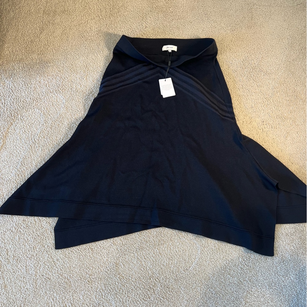New Reiss asymmetrical knit skirt with detailed knit design , new w/ tags on!